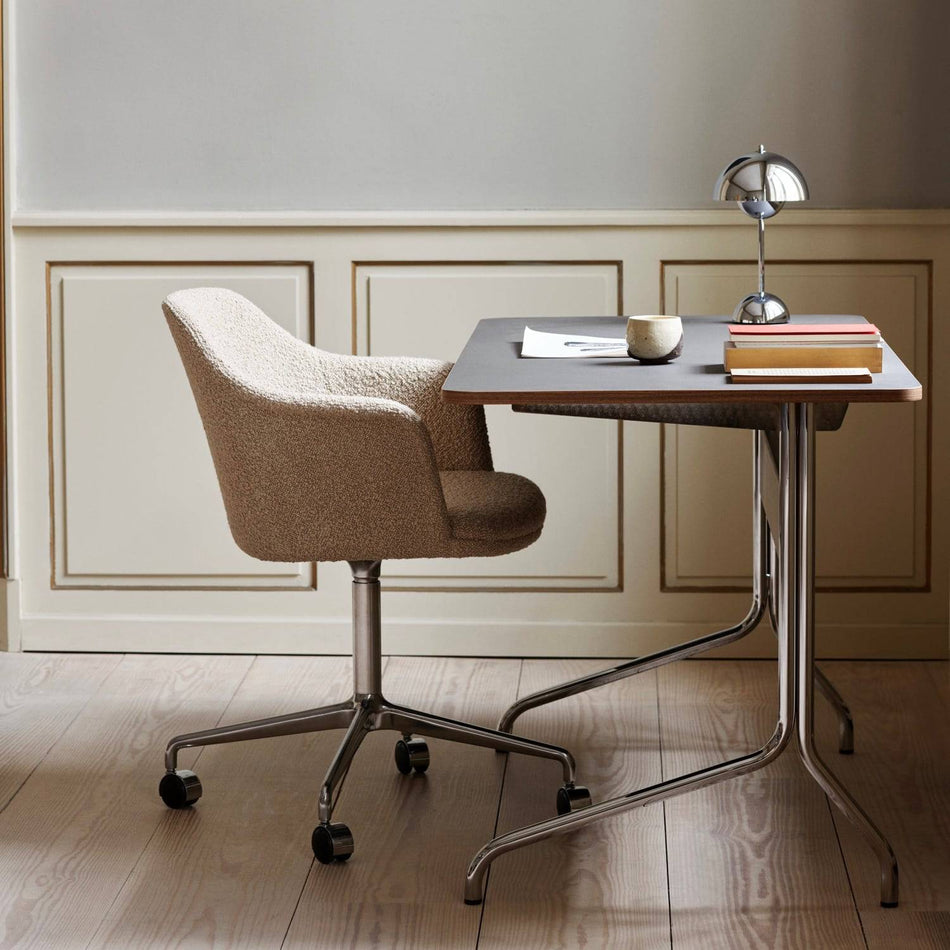 Flowerpot VP9 Portable Table Lamp